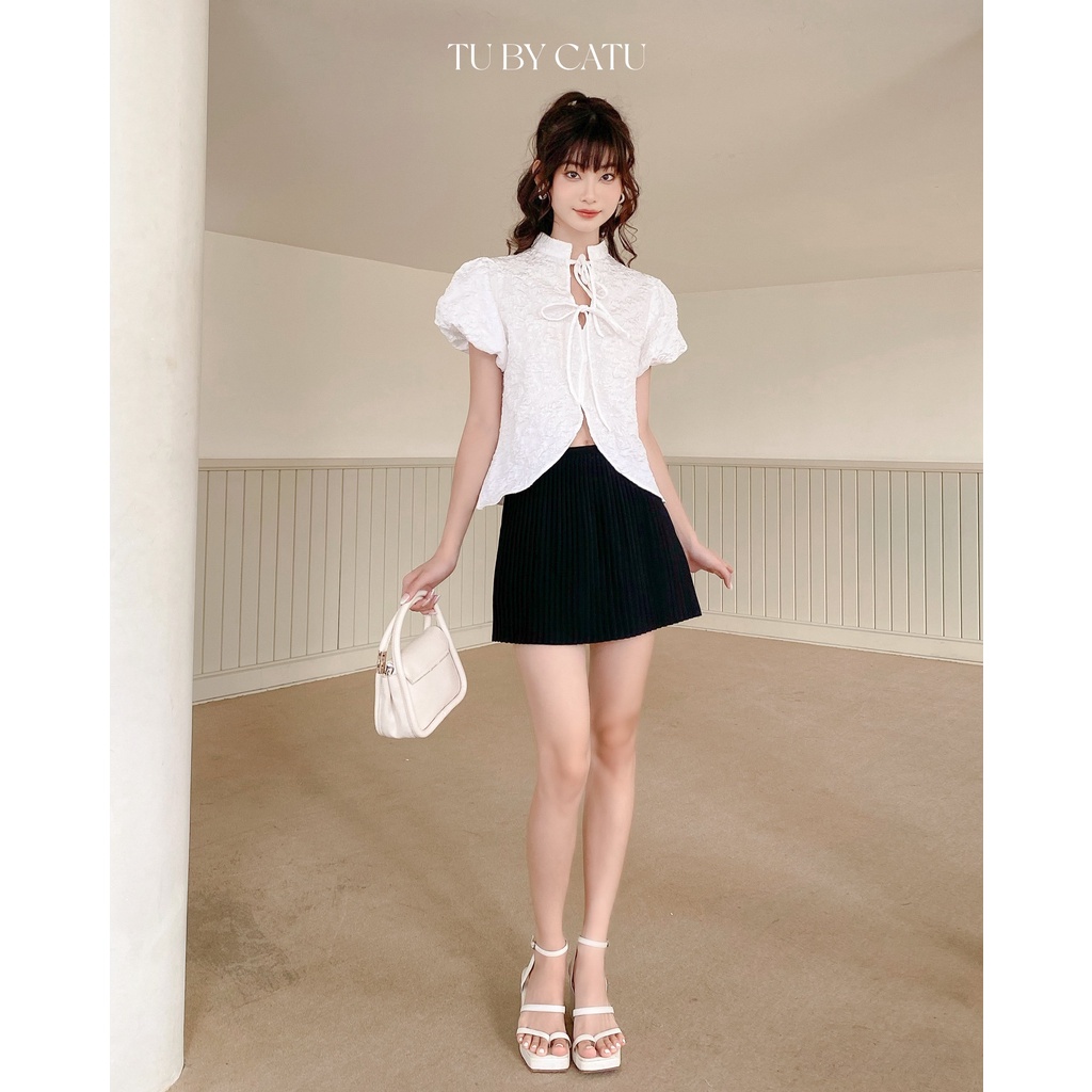 TUBYCAT | Áo gấm đen/ trắng cổ trụ