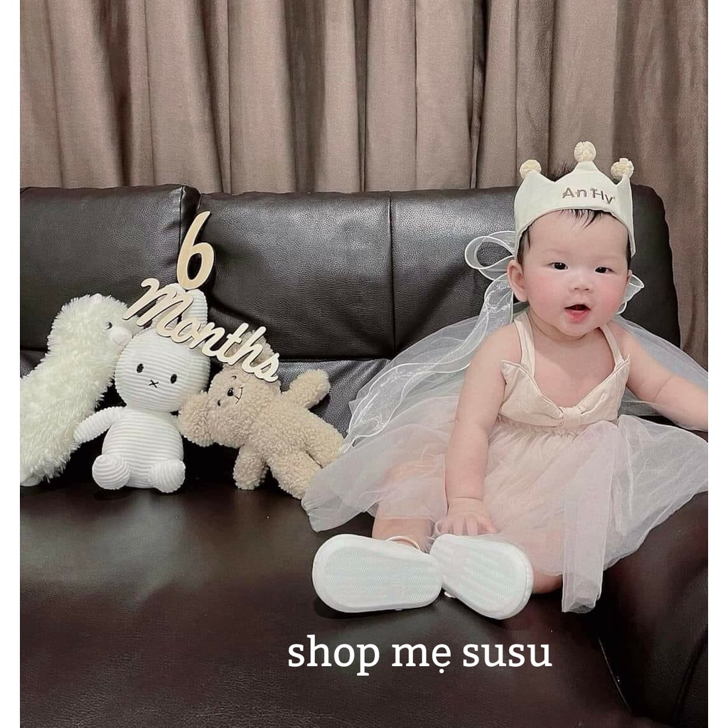 Vương niệm thêu tên cho bé siêu đáng yêu