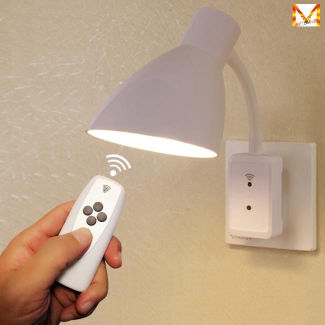 Bộ đui đèn led gắn tường kèm điều khiển từ xa E27 220V tiện dụng