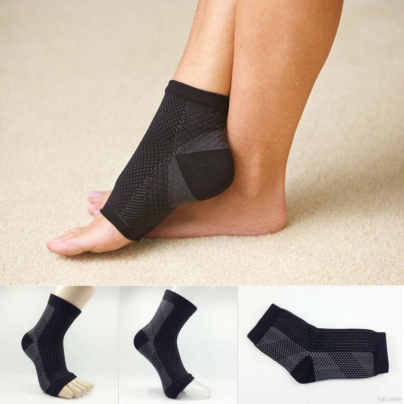 Chiếc tất thiết kế hở ngón chống viêm cân gan chân giảm sưng giúp lưu thông máu cho nam / nữ
