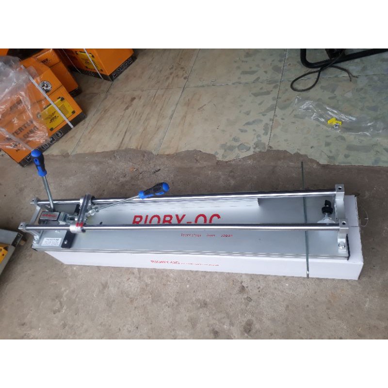 BÀN CẮT GẠCH RIOBY -QC 800MM   DÙNG LƯỠI  CÂY BÚT