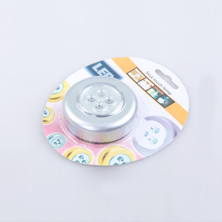 Đèn led, đèn dán tường 4 bóng chạy bằng pin chiếu sáng 100 giờ