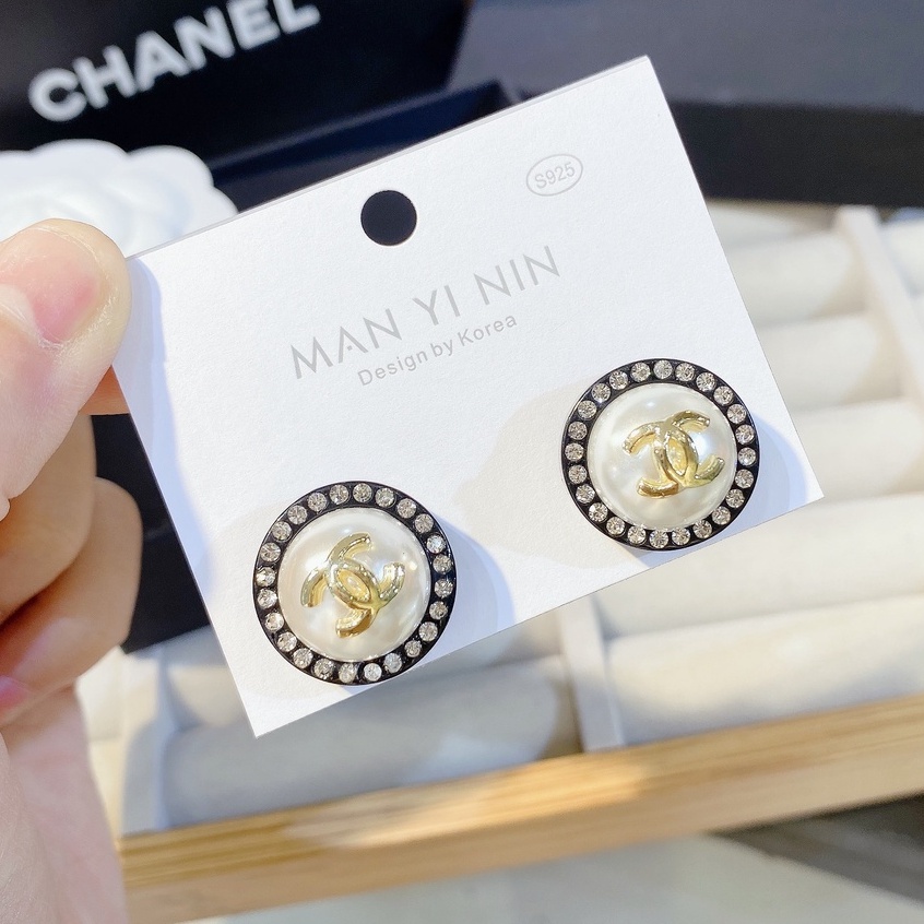 Bông tai nữ đính đá và ngọc châu nhân tạo cá tính Ròm House kiểu dáng bông tai thương hiệu cực kỳ sang chảnh - ms04504