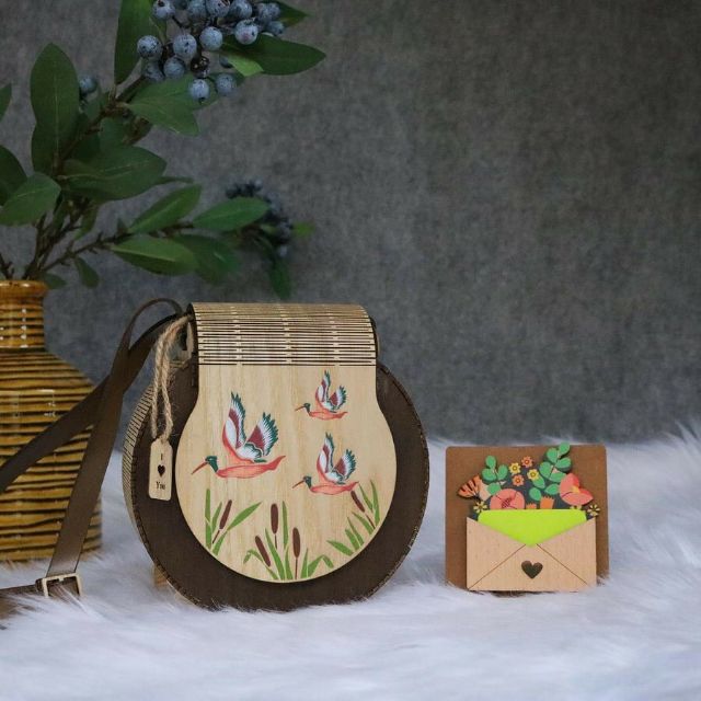 Túi xách handmade gỗ- Hoạ tiết nổi độc đáo