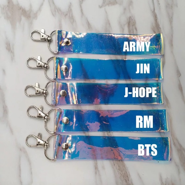 Nametag hologram BTS WANNA ONE móc khoá