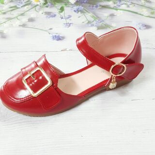 Giày sandal bé gái