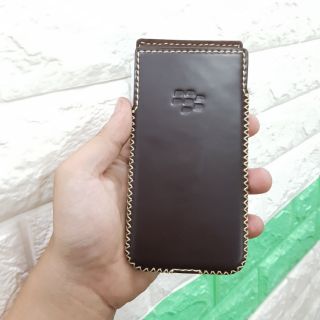 Bao da rút handmade Blackberry Keyone