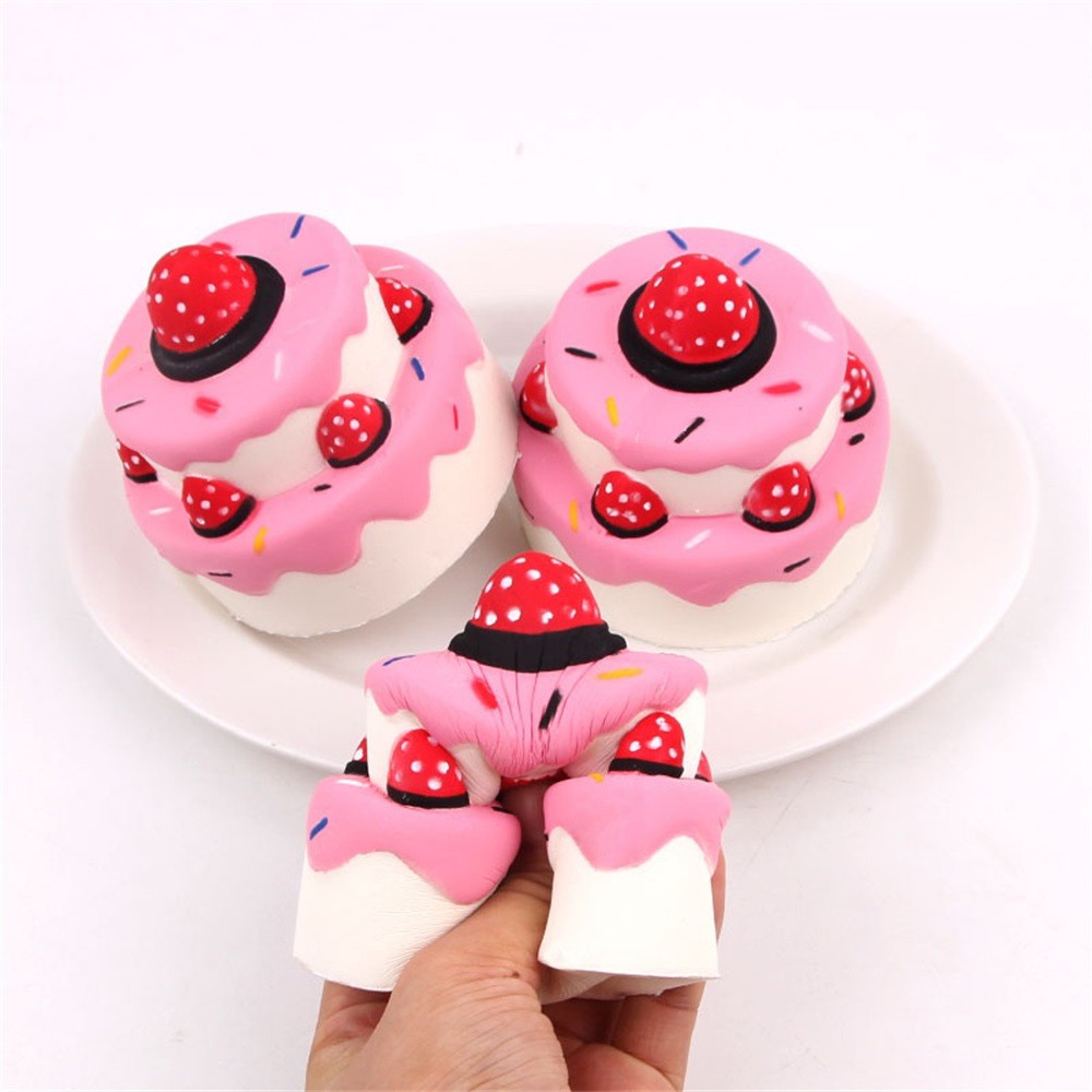 Đồ chơi Squishy hình bánh kem dâu có mùi thơm  J4292