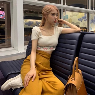 [ORDER+ẢNH THẬT] Set ROSE - Blackpink gồm áo croptop cổ vuông thêu hoạ tiết + quần ống suông cạp cao hack chân tôn dáng