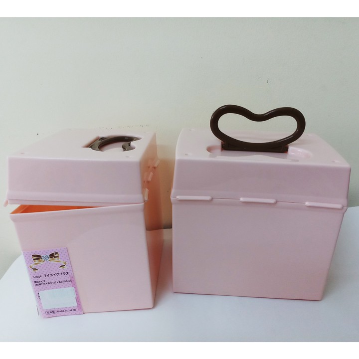 hộp nhựa đựng đồ có nắp khóa cài và quai xách, màu hồng nhỏ xinh của Nhật 17,5x13,2x15,7cm