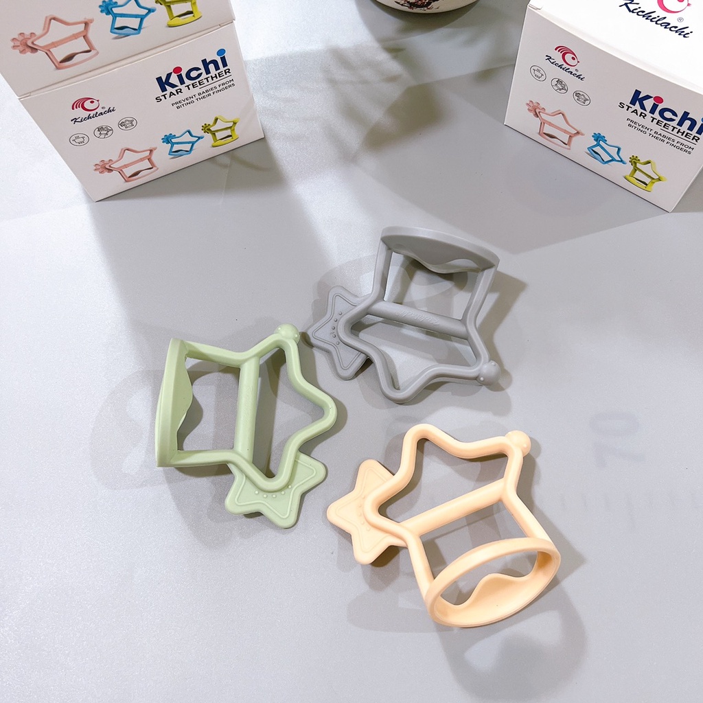 Gặm nướu cho bé Kichilachi hình ngôi sao, chất liệu 100% Silicon, có quai cầm chống rơi, cho bé 3 tháng trở lên