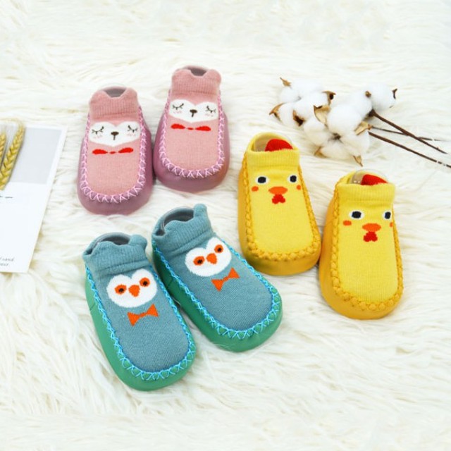 Vớ cotton chống trượt , họa tiết hoạt hình cho bé trai / gái