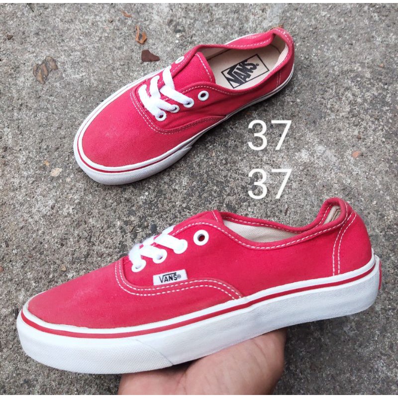Giày thể thao 2hand gà pháp chính hãng, size 37 và 41 , độ mới cao , bao chính hãng , đi êm chân , chốt siêu phẫm