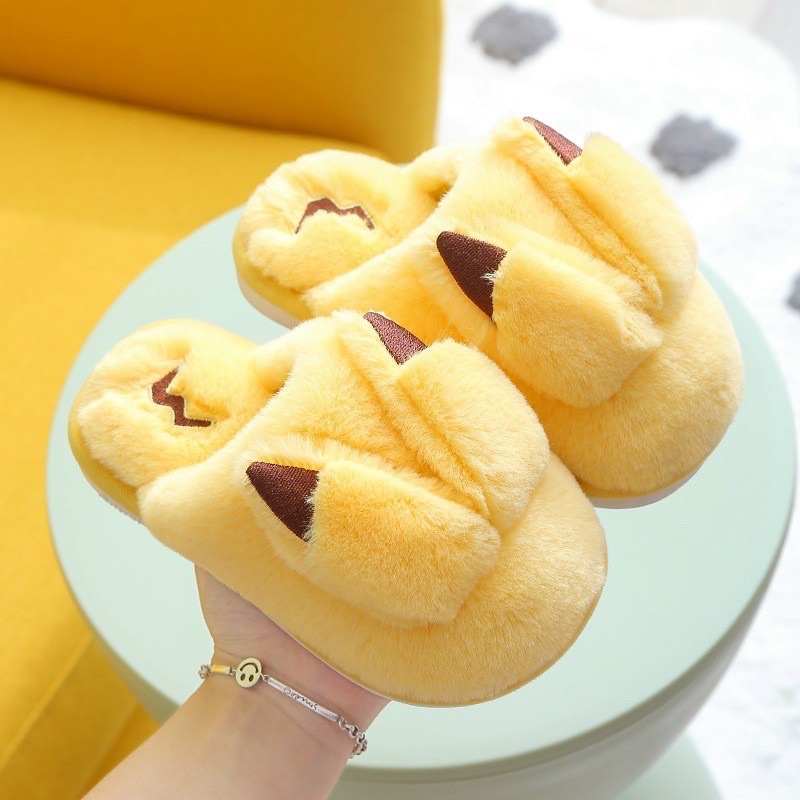 DÉP LÔNG PIKACHU MANG TRONG NHÀ HÀNG QUẢNG CHÂU LOẠI 1