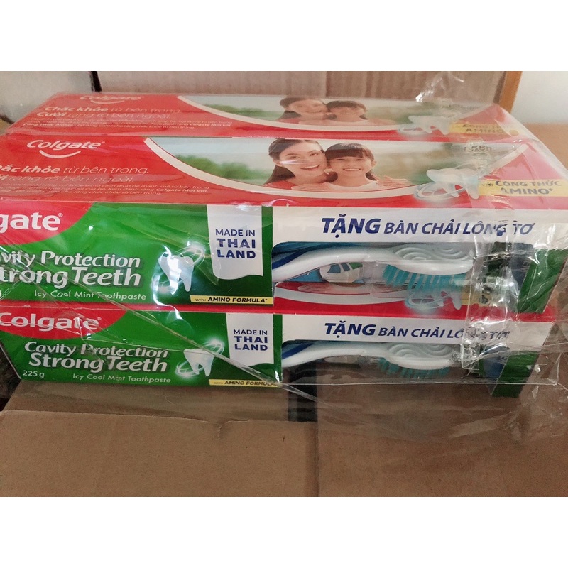 kem đánh răng Colgate maxfresh 225g tặng kèm bàn chải