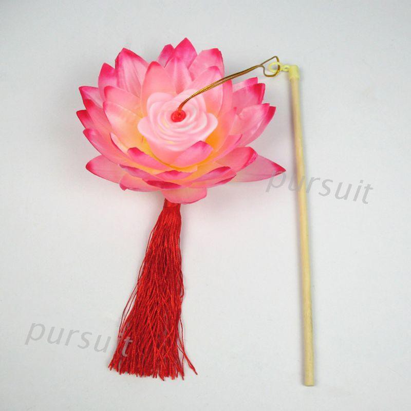 Lồng đèn chạy điện họa tiết hoa sen để đi chơi Trung Thu tiện dụng
