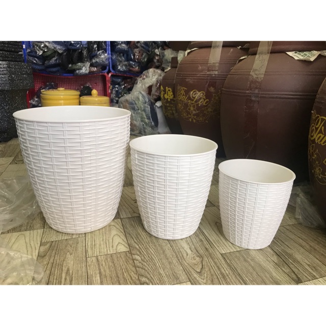 Chậu đan mây nhựa