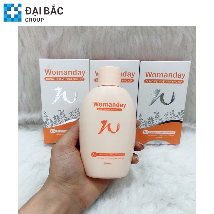 Combo 2 hộp dung dịch vệ sinh phụ nữ Womanday 200Ml/chai giúp làm sạch, khử mùi hôi và ngăn ngừa viêm nhiễm