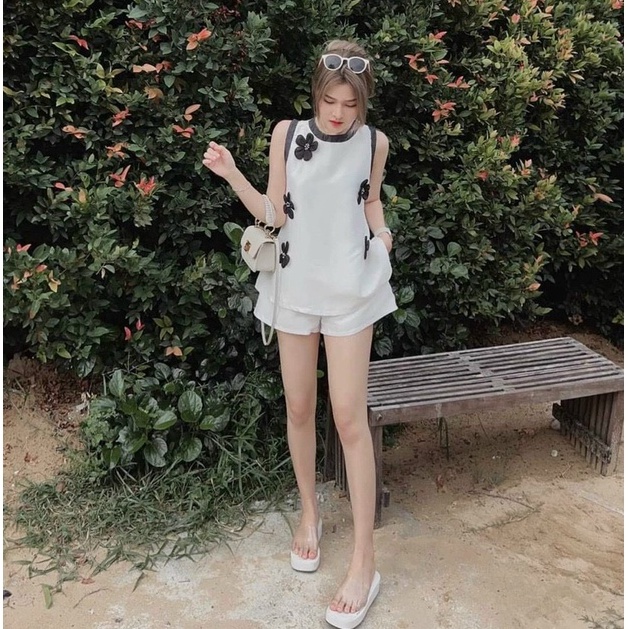 Sét bộ quần đùi phối áo 3 lỗ đính hoa thời trang nữ thiết kế trẻ trung năng động phù hợp mọi phong cách