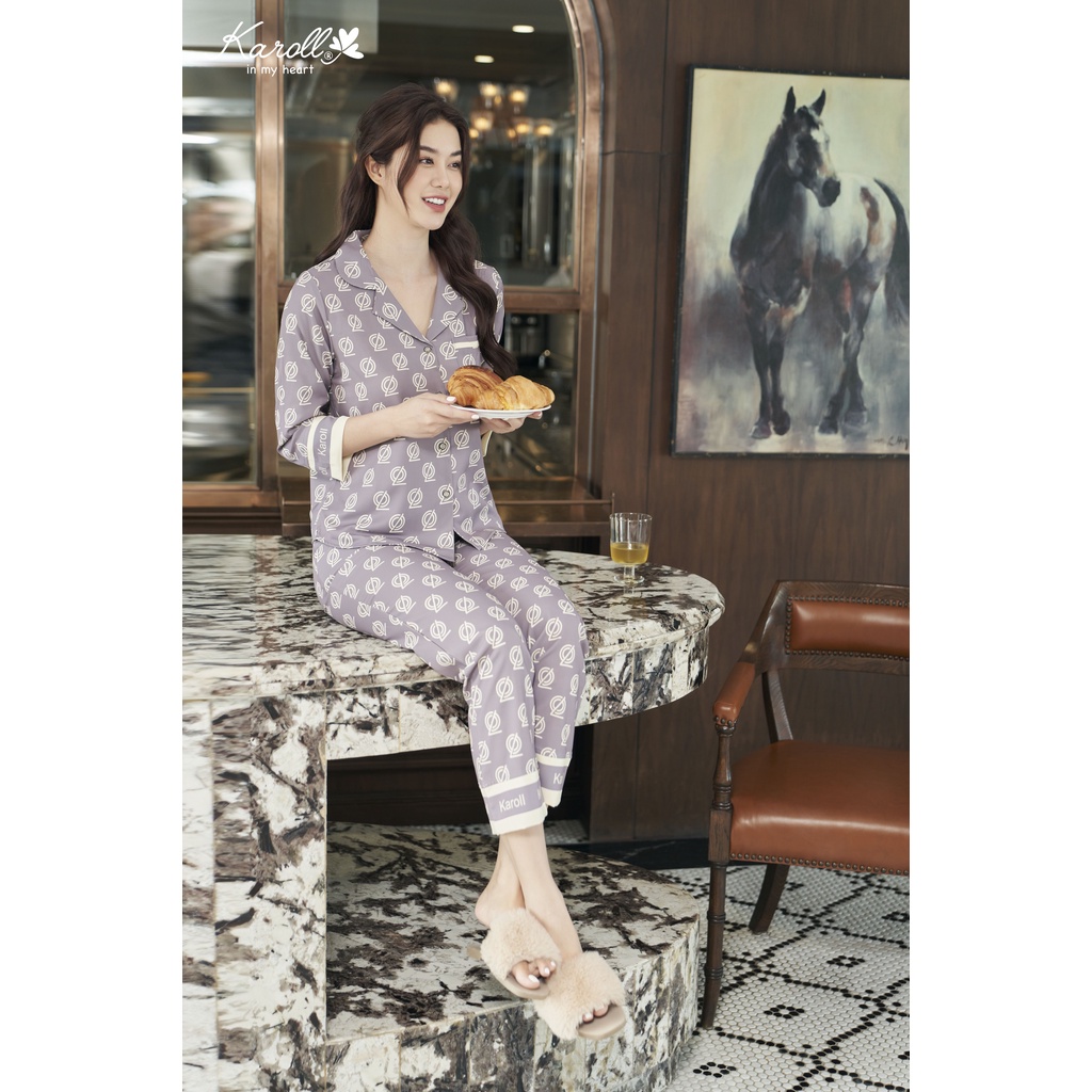 Bộ lụa luxury Karoll quần dài tay lửng họa tiết hình NH22.074