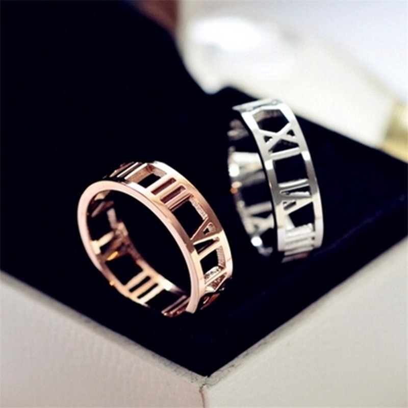 Nhẫn chữ số La Mã rỗng mới Nhẫn chỉ số ngón tay Vòng đuôi bằng thép titan 18K