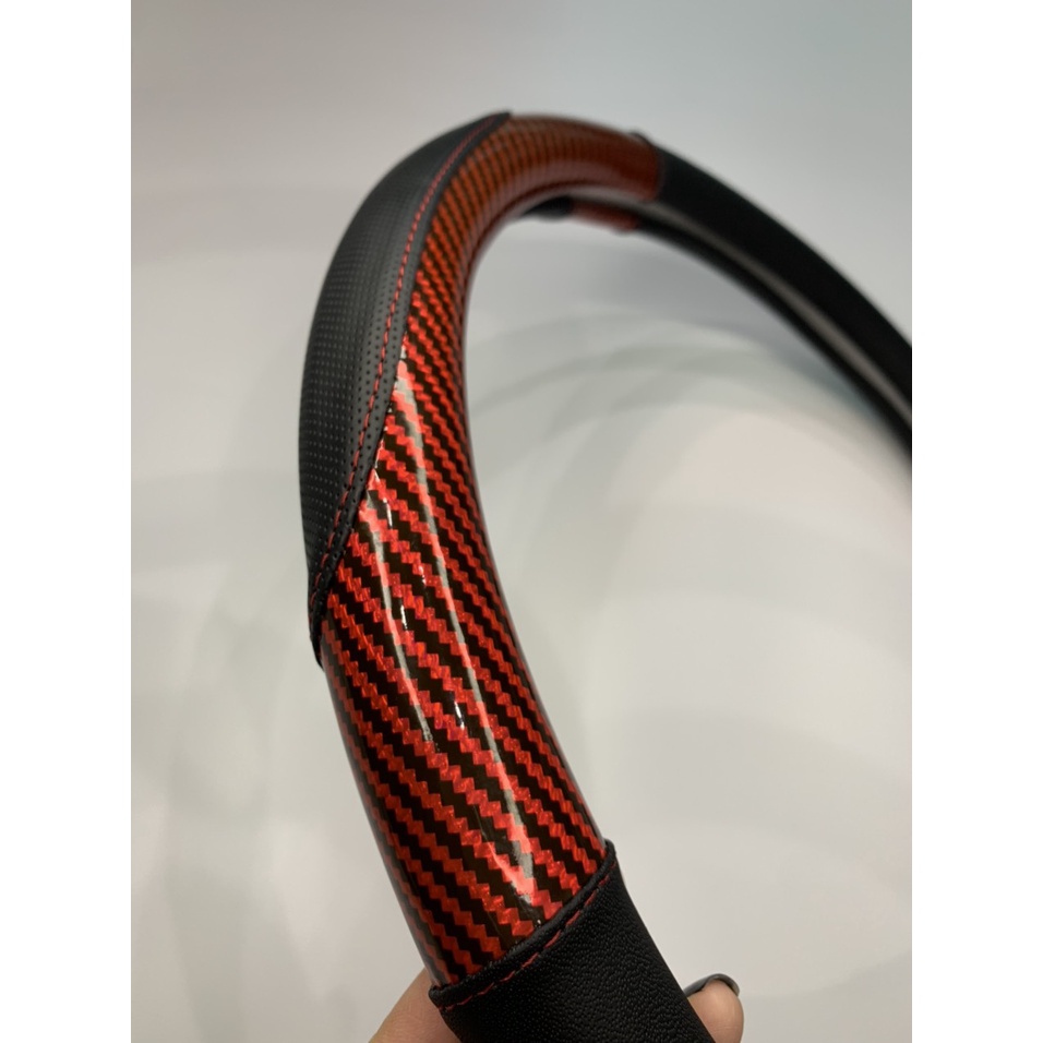 Bọc Vô Lăng viền Carbon phù hợp cho mọi loại xe có đường kính 38cm kiểu dáng thể thao