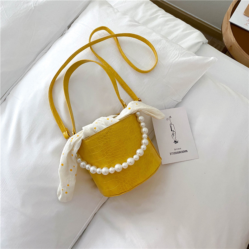 Túi đeo chéo IELGY phối ngọc trai thời trang cho nữ