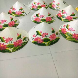 Nón lá vẽ hoa sen