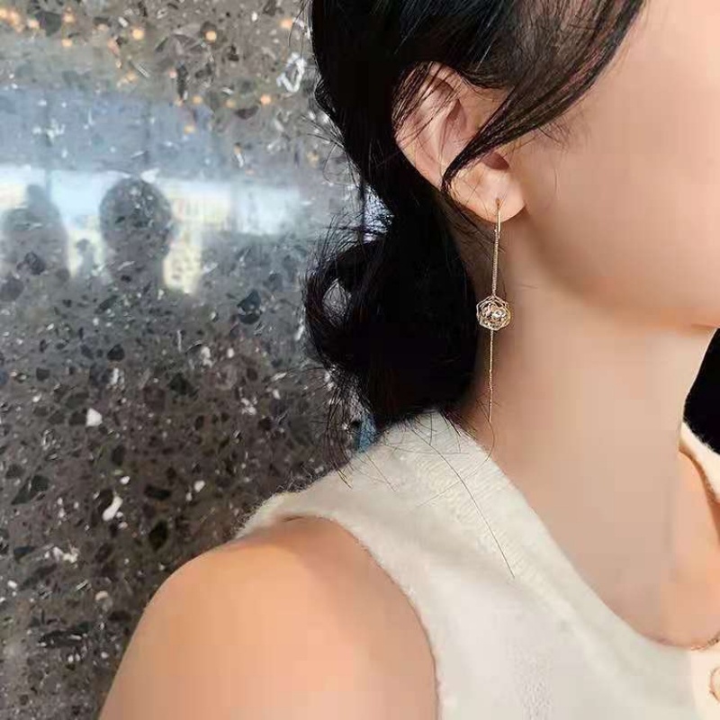 Khuyên Tai Dáng Dài Hình Hoa Hồng Rỗng Mới Đơn Giản Sang Trọng