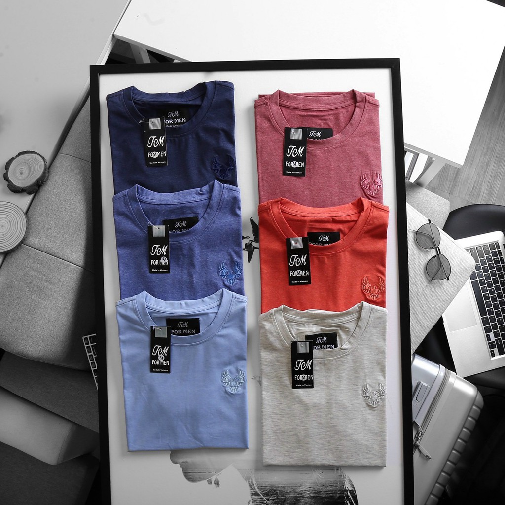 Áo thun nam cổ tròn logo dập nổi vải Cotton co giãn,dày dặn, form regular fit- áo thun nam ngắn tay