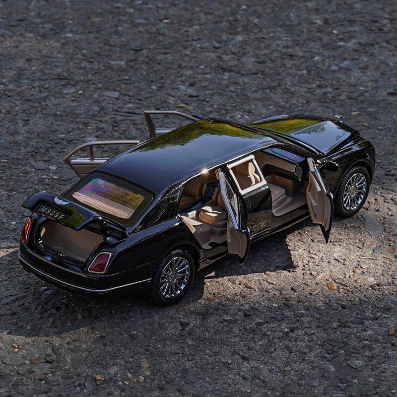 Xe mô hình tỉ lệ 1:24 Xe siêu sang Bentley Mulsane Grand Limousine chất liệu hợp kim, có đèn, mở 6 cánh