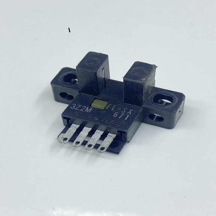 EE-SX671 Cảm biến quang Omron