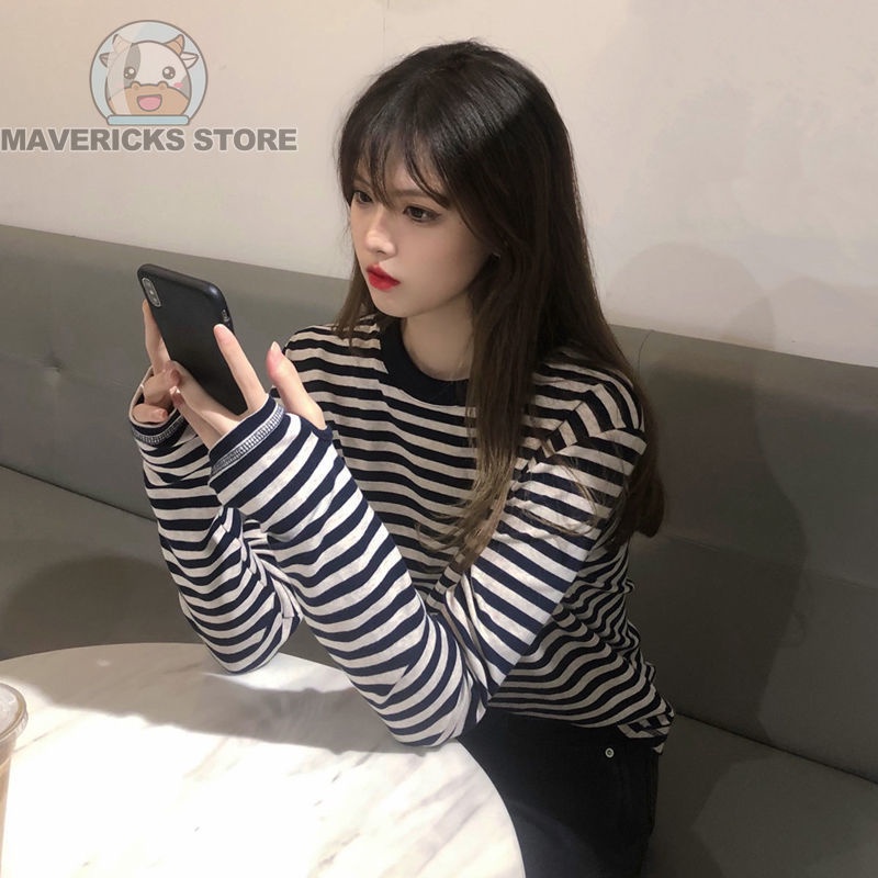Áo Thun Tay Dài Cổ Tròn Dáng Rộng Họa Tiết Kẻ Sọc Phong Cách Hàn Quốc Trẻ Trung Cho Nữ