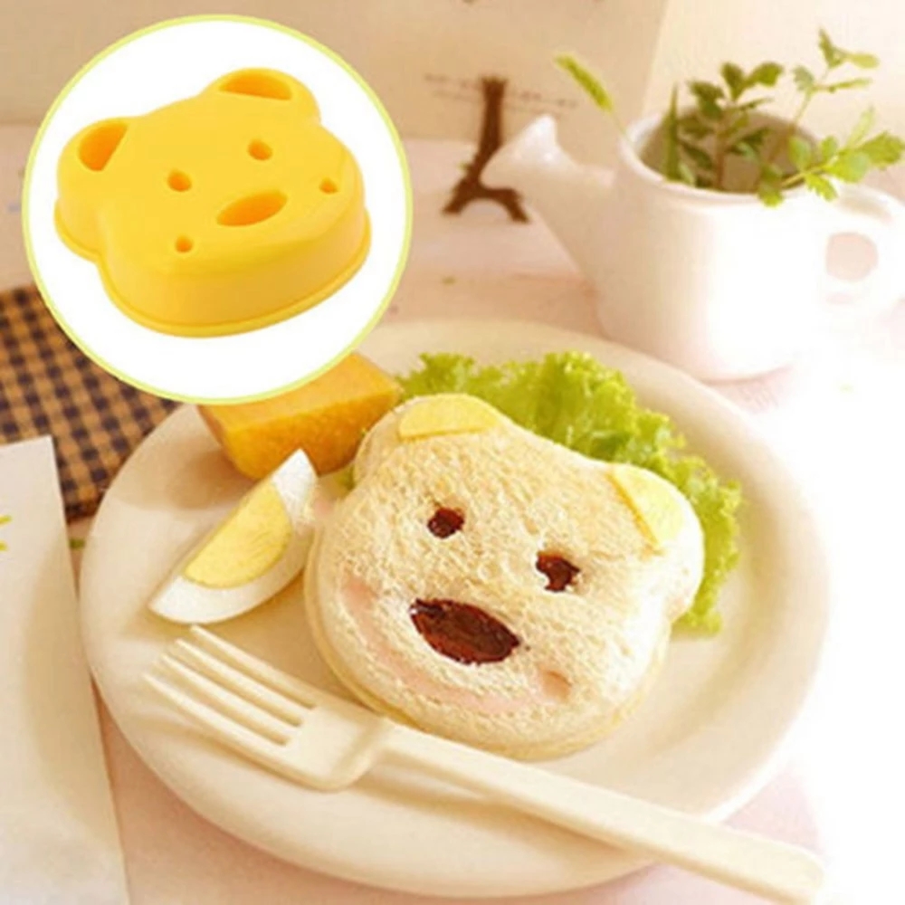 Khuôn Cắt Bánh Sandwich Hình Gấu Dễ Thương