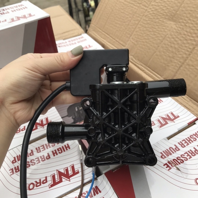 Đầu bơm áp lực mini TNT PRO - Đầu máy rửa xe gia đình 3 pittong kèm rơ le