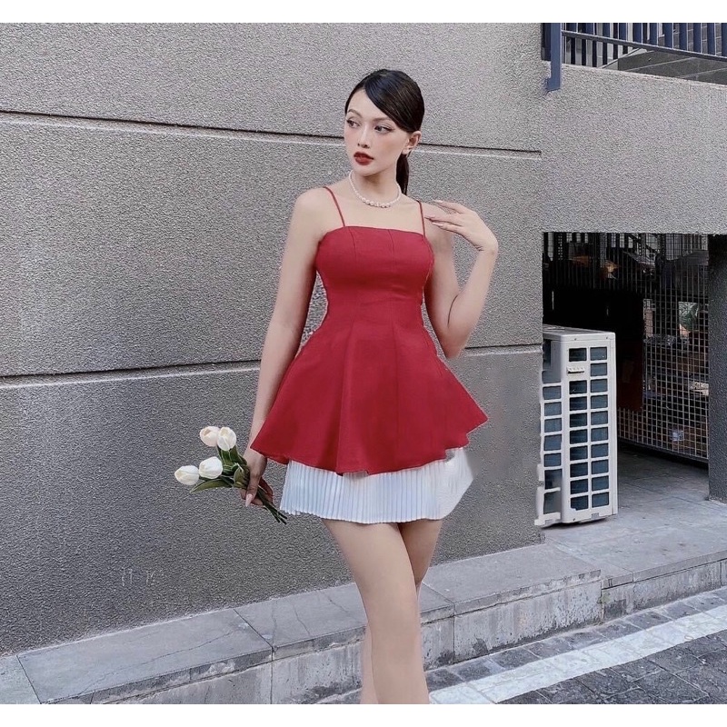 Áo 2 dây màu đỏ dáng peplum hàng thiết kế mix cùng chân váy dập li ngắn Sun Fashion