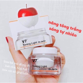 Kem dưỡng V7