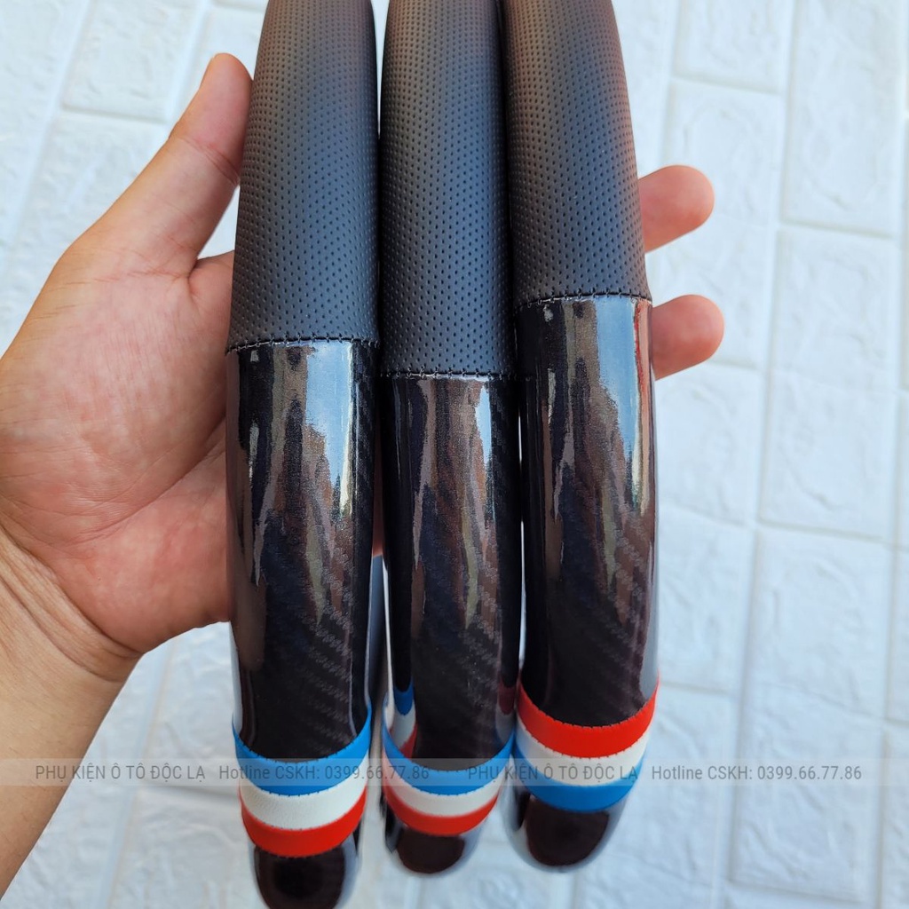 Vỏ bọc vô lăng xe hơi Peugeot 4008 5008 2008 loại carbon D cut 2 đầu có lỗ thông hơi thoáng khí cao cấp