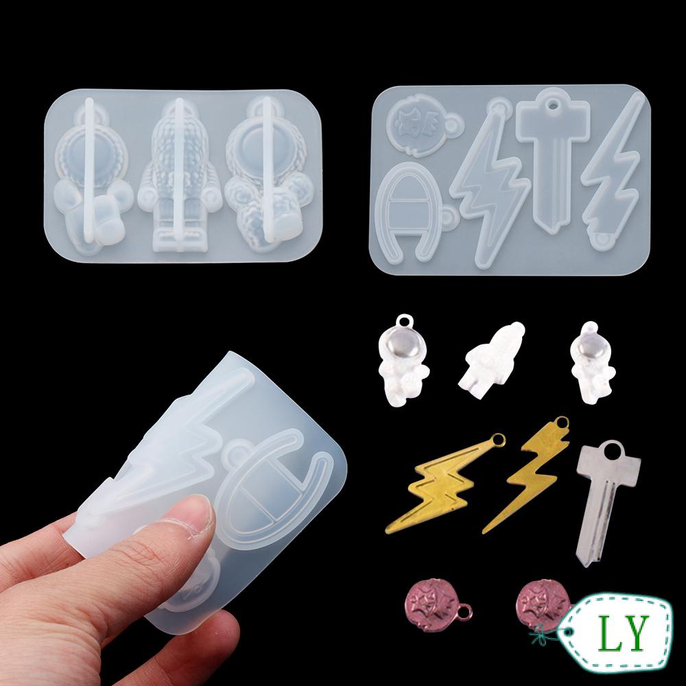 Khuôn Silicone Làm Mặt Dây Chuyền Hình Phi Hành Gia Diy