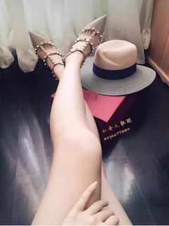 Giày cao cấp đinh tán valen