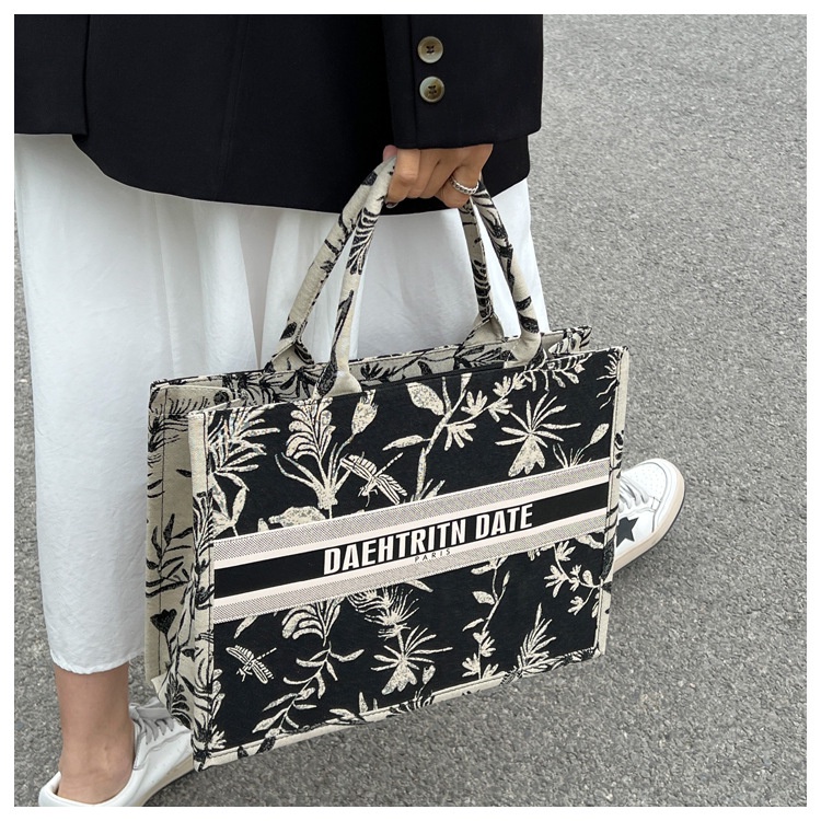 Túi Xách Đeo Vai Sức Chứa Lớn Mẫu Mới 2022 Thời Trang Mùa Hè Dành Cho Nữ