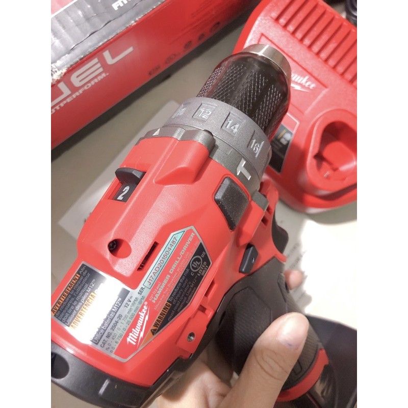 Bộ milwaukee  2504 m12