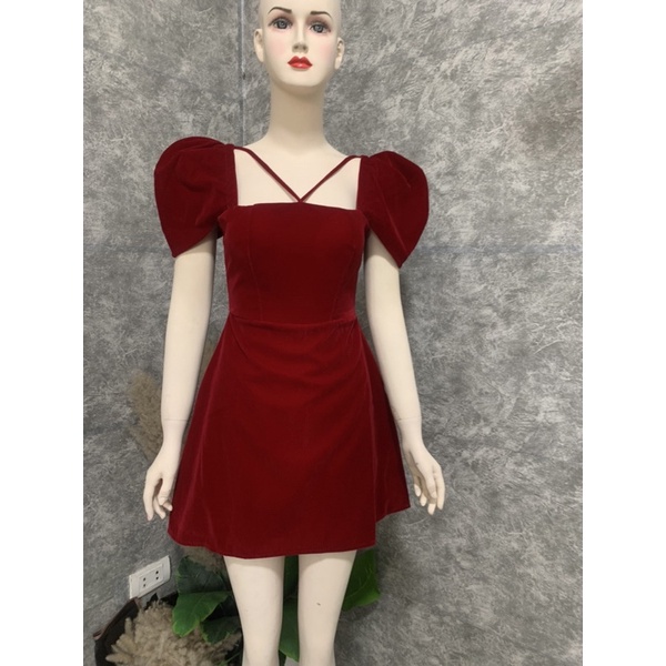 Váy nhung đan dây tay cánh tiên 2 màu hotrend 2023