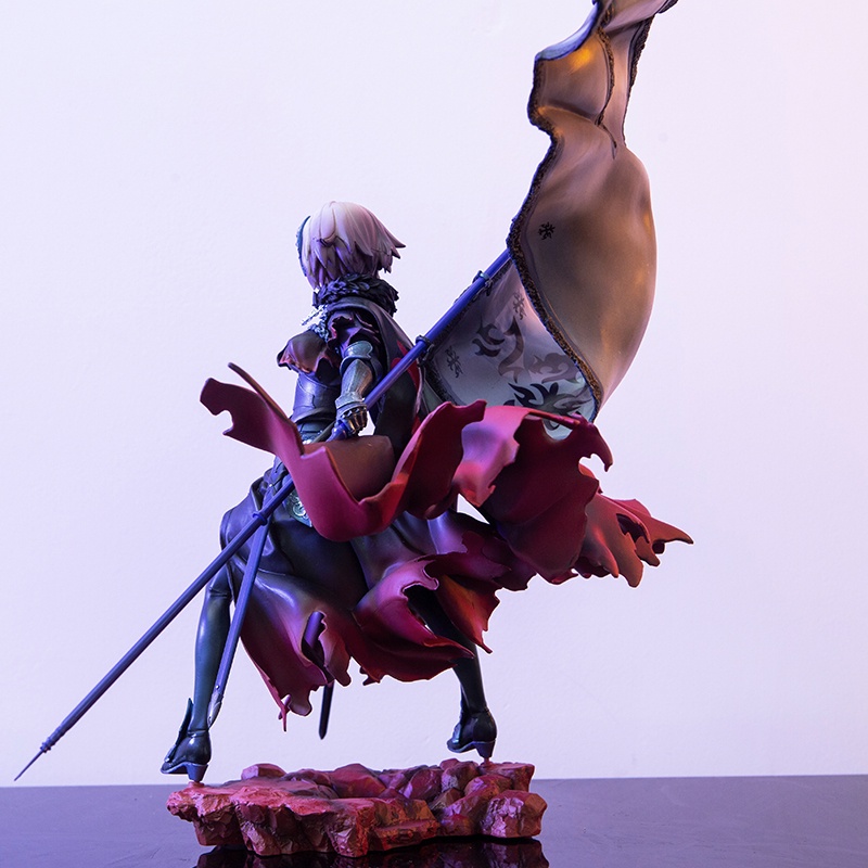 Mô Hình nhân vật Saber trong anime Fate/Grand Order