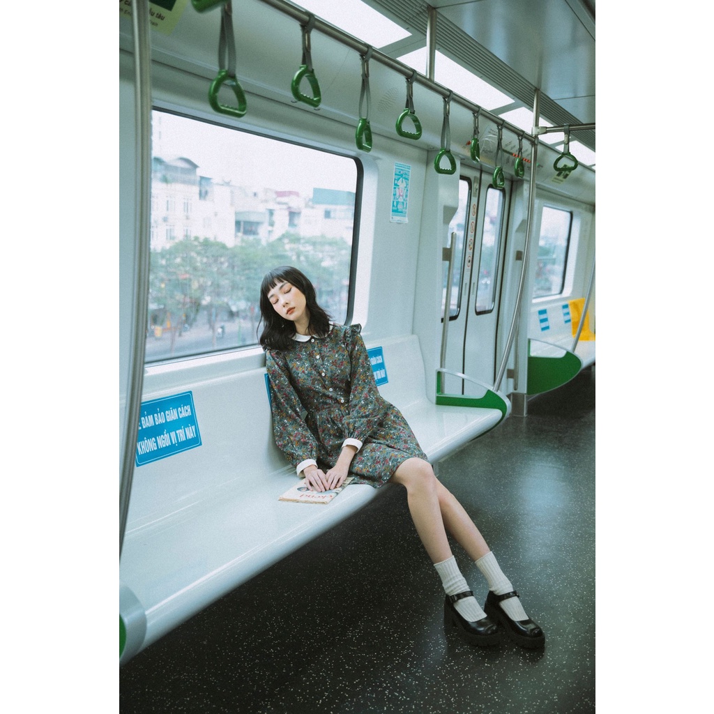 Váy hoa nhí xanh nữ MADELEN dáng cổ sen trắng