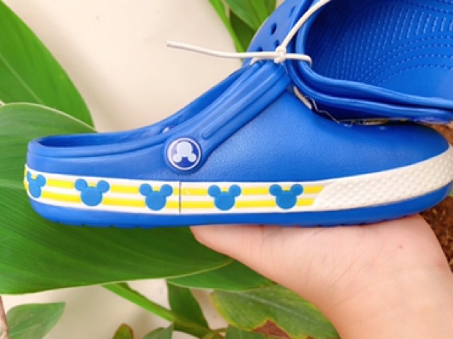 Dép sục Díney
