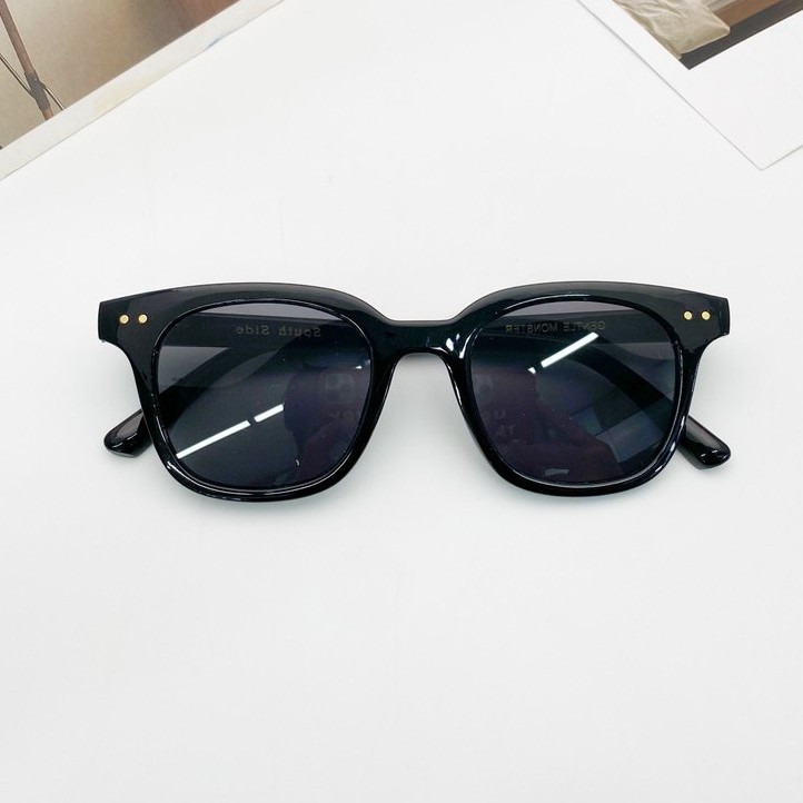 Kính mát Cao Cấp Nam nữ - màu sắc thời trang ( Bản đẹp có chữ khắc laser ) | BigBuy360 - bigbuy360.vn
