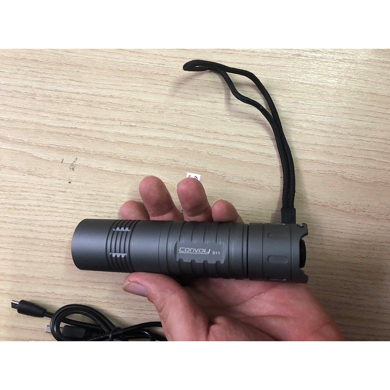 Đèn pin siêu sáng Convoy S11 pin to siêu khỏe, độ sáng 2300lm | BigBuy360 - bigbuy360.vn