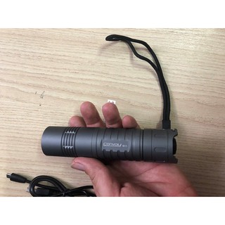 Đèn pin siêu sáng Convoy S11 pin to siêu khỏe, độ sáng 2300lm