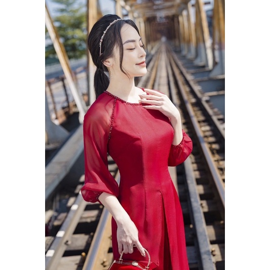 Áo dài cách tân thiết kế tiểu thư, chất vải lụa tơ cao cấp 4 tà, cổ, tay đính hạt ngọc kim sa nhẹ nhàng sang chảnh